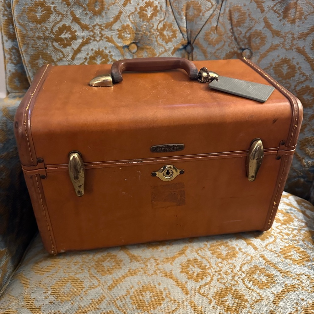 Vintage Samsonite Train Case